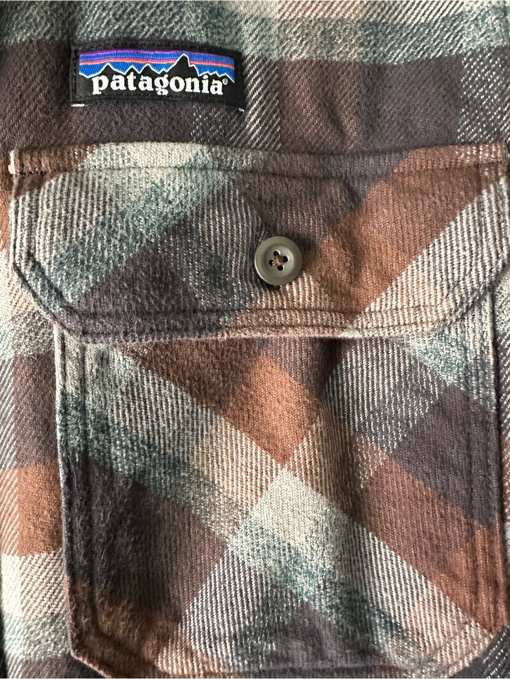 Patagonia Insulated Flannel Shirt Jacket Mens M Navy Blue/ Brown Plaid Organic - Picture 2 of 4